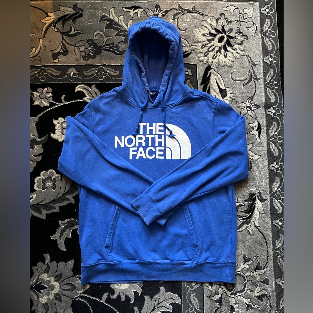 North Face Pull Over Size Large